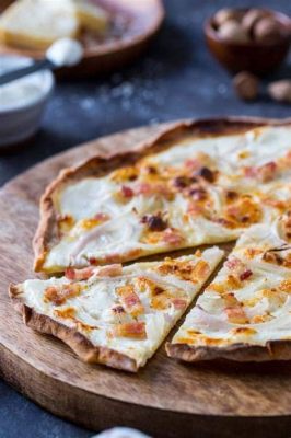  Tarte Flambée: Ein knuspriger Traum von süß-säuerlichem Genuss!